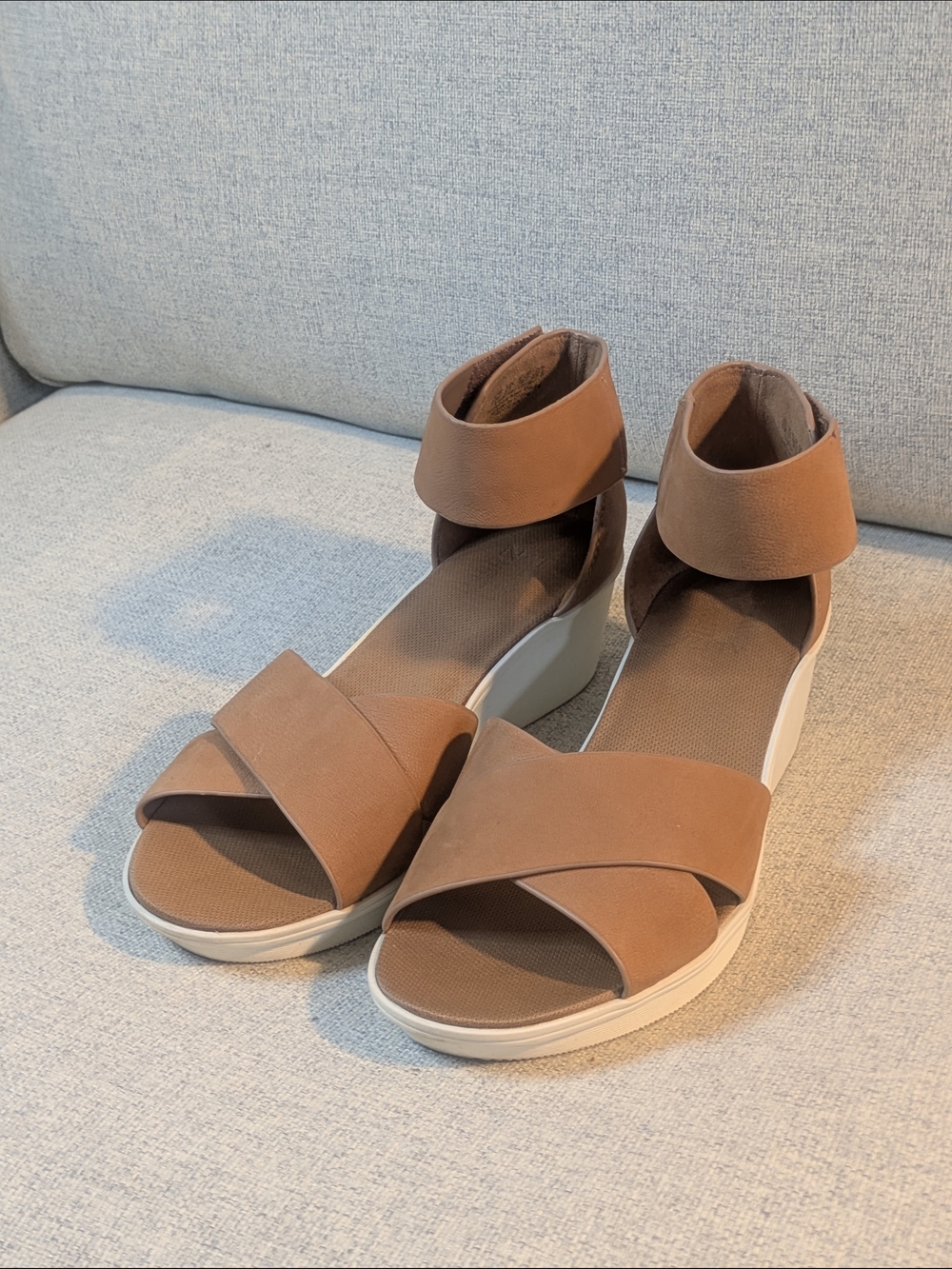 Naturalizer Tan Crossband Ankle-Strap Wedge Sandals Size 9.5